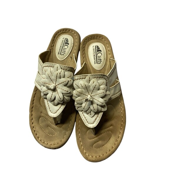 Cliffs by White Mountain Women's Ivory Carnation Thong Sandals, Flower Size 9M - Picture 1 of 3